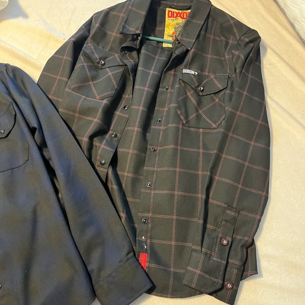 Women’s Dixxon black/ pink flannel. Size Small.